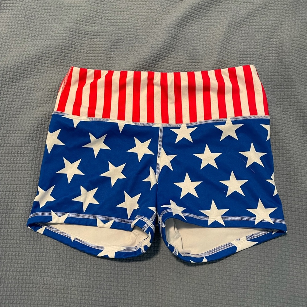Limited edition fleo shorts